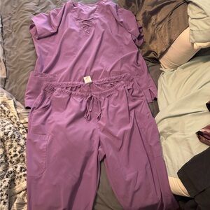 Easy stretch scrub set